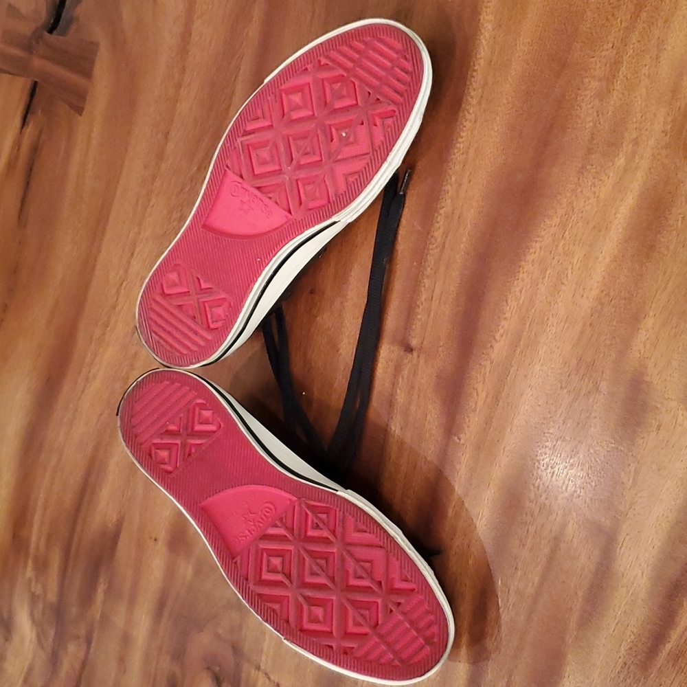 Shoes - Picture 3 of 4